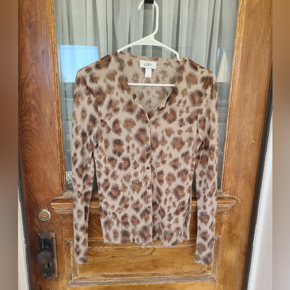 Ann Taylor beige animal print small cardigan 100% Merino wool